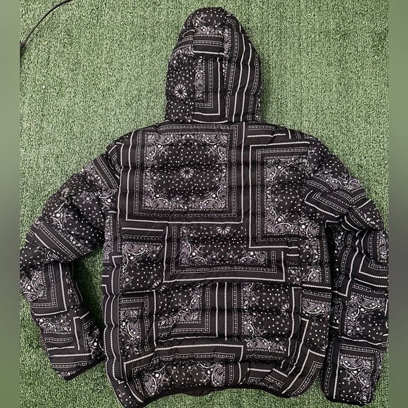 Puffer Jacket Paisley from Fashion Nova   SIZE : L - Picture 3 of 5